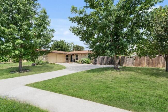 Foto del edificio - 127 Whitecliff Dr