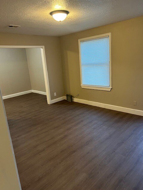 Foto del edificio - 4908 N Hartford Ave