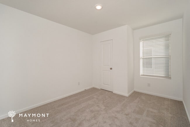 Building Photo - 554 Layne Overlook