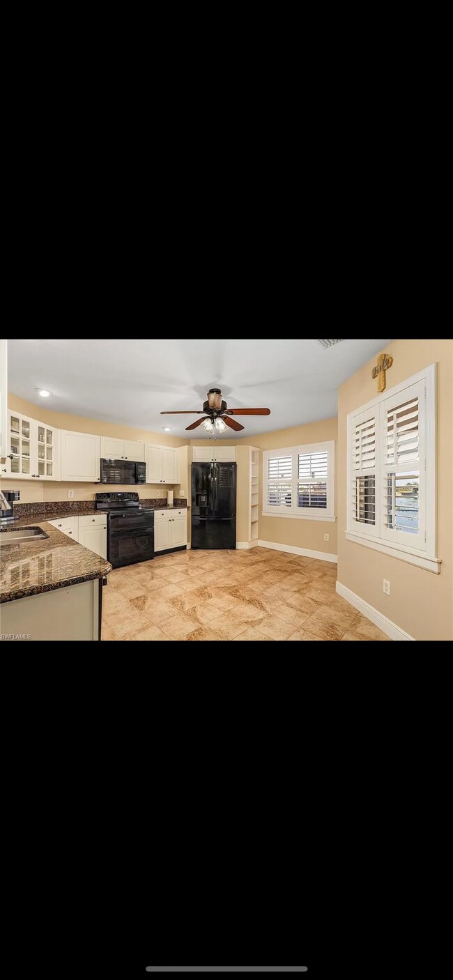 Foto del edificio - 403 SW 3rd Ct