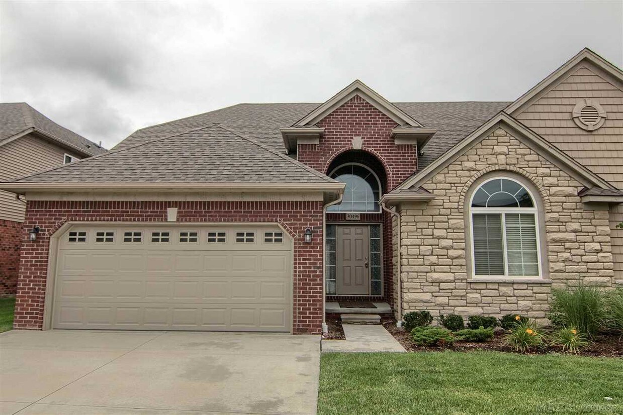 30496 Berghway Trail, Warren, MI 48092 Condo for Rent in Warren, MI