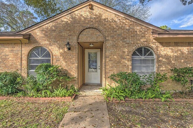 Building Photo - 23115 Canyon Lake Dr