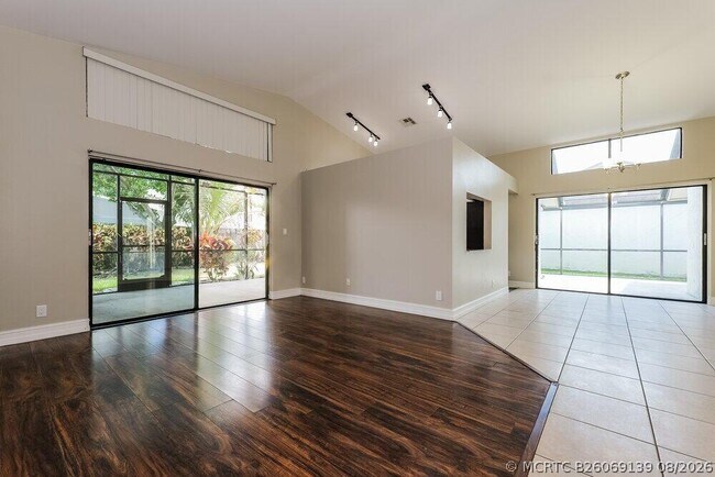 Foto del edificio - 21020 Woodspring Ave