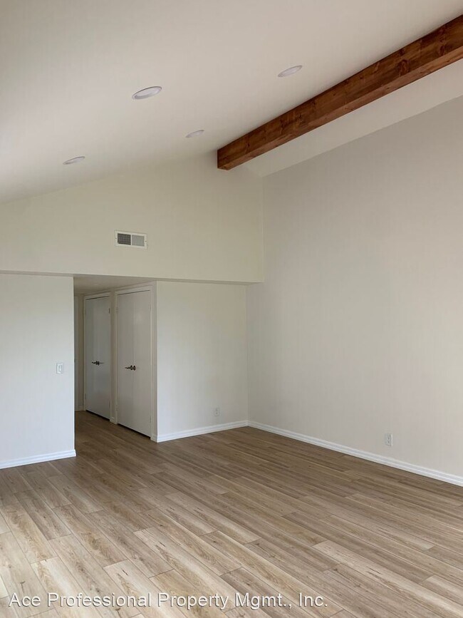 Building Photo - 3 br, 2 bath House - 6583 E Via Arboles