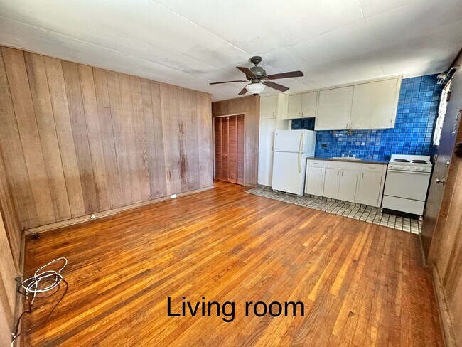 Building Photo - 1526 Enos Lane