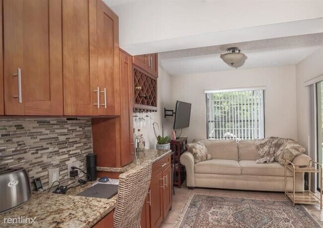 Foto del edificio - 3 br, 2 bath House - 3825 Easton Street UNIT