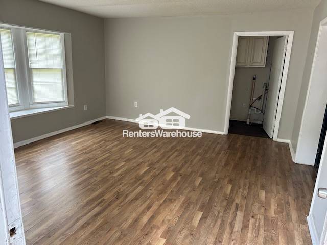 Foto del edificio - 9607 Red Ln Dr