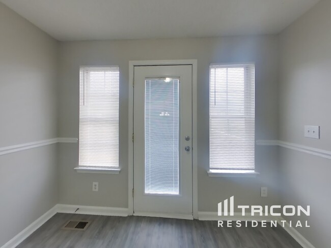 Building Photo - 4074 Five Oaks Ct