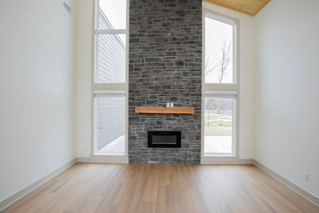 Building Photo - 4 Romine Pl