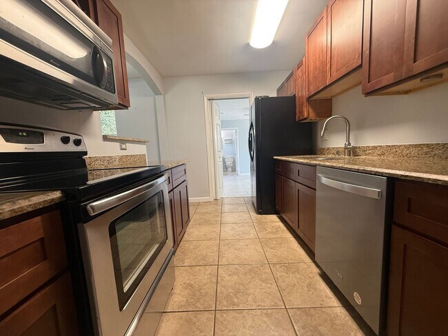 Foto del edificio - 3 Bedroom 2 Bathroom Updated Deltona Home GREAT Location Available IMMDEIATELY!!