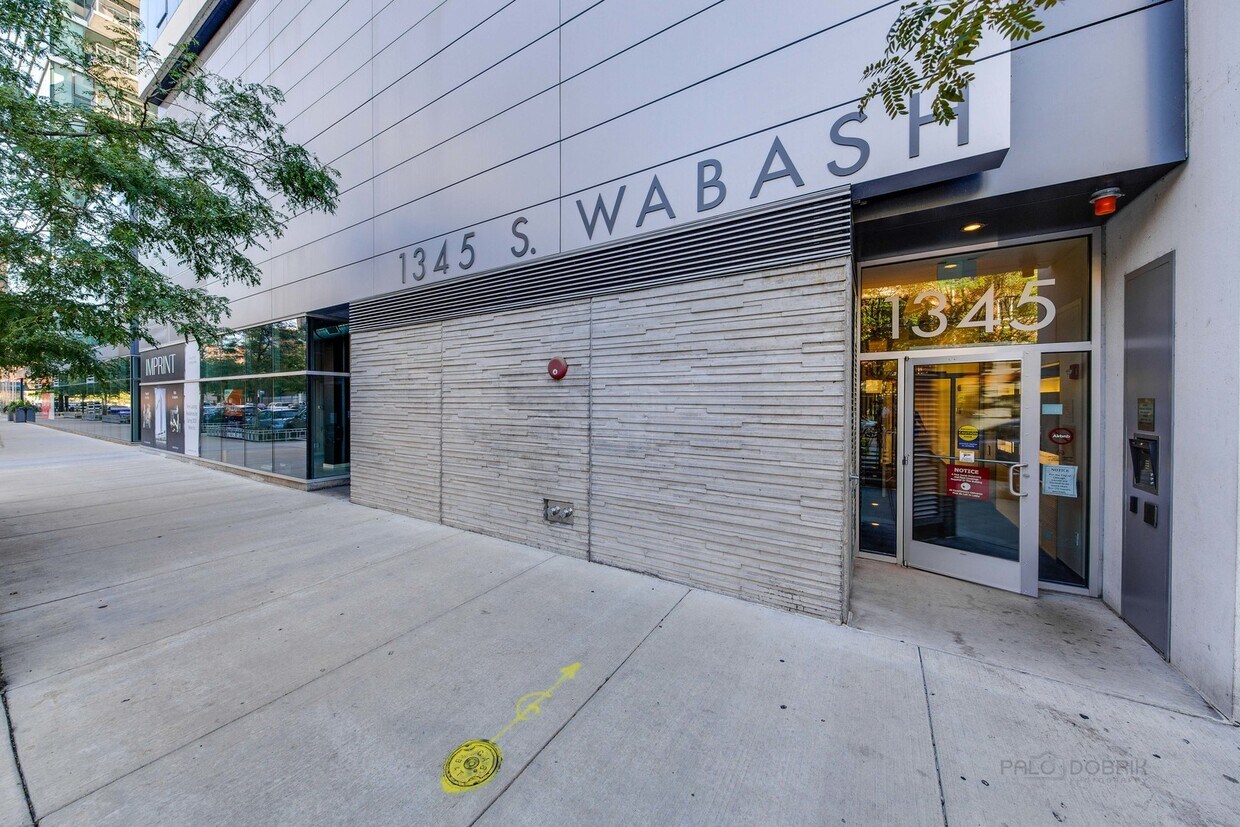 Primary Photo - 1345 S Wabash Ave