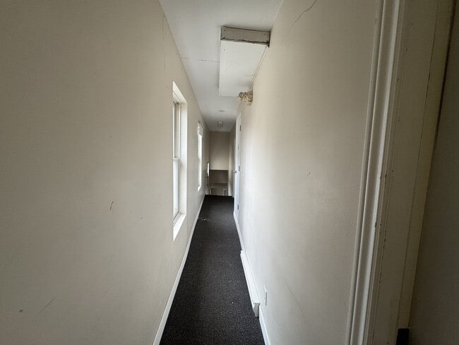 Building Photo - 192 Archibald St