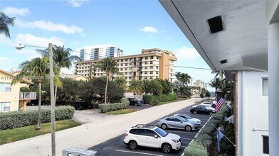 Building Photo - 3212 NE 10th St