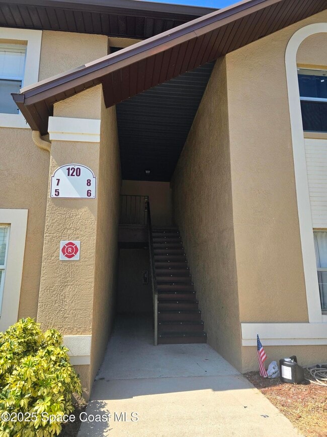 Building Photo - 120 Summer Pl