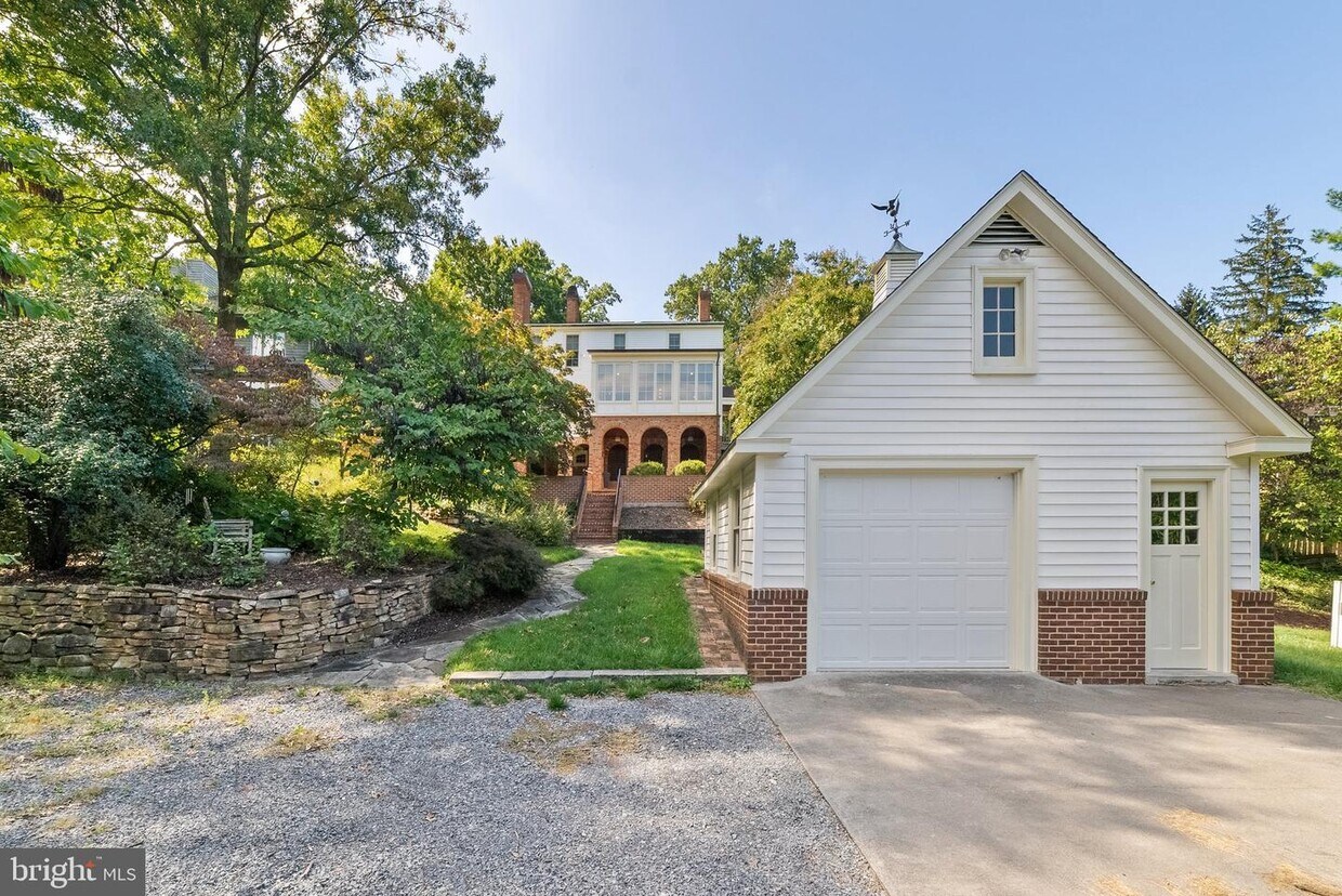 Primary Photo - 512 Courtfield Ave