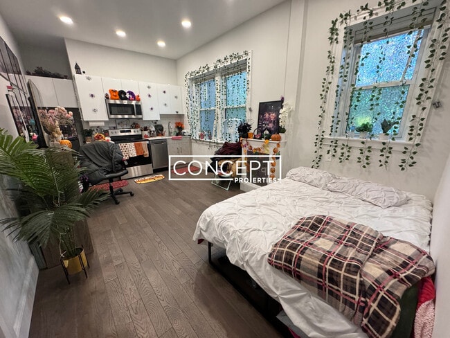 Building Photo - 124 Peterborough St