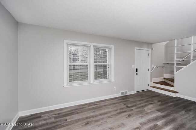 Foto del edificio - 2926 Yorkshire Blvd