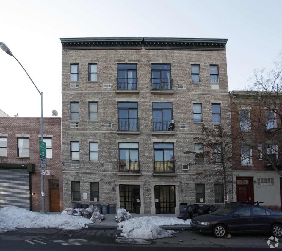 Building Photo - 203-205 Franklin St
