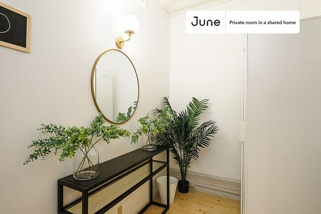 Foto del edificio - Room in Shared 5 bed/1 bath home