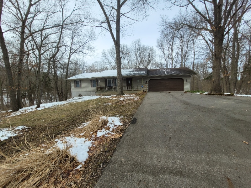 Primary Photo - 11265 E H J Ave