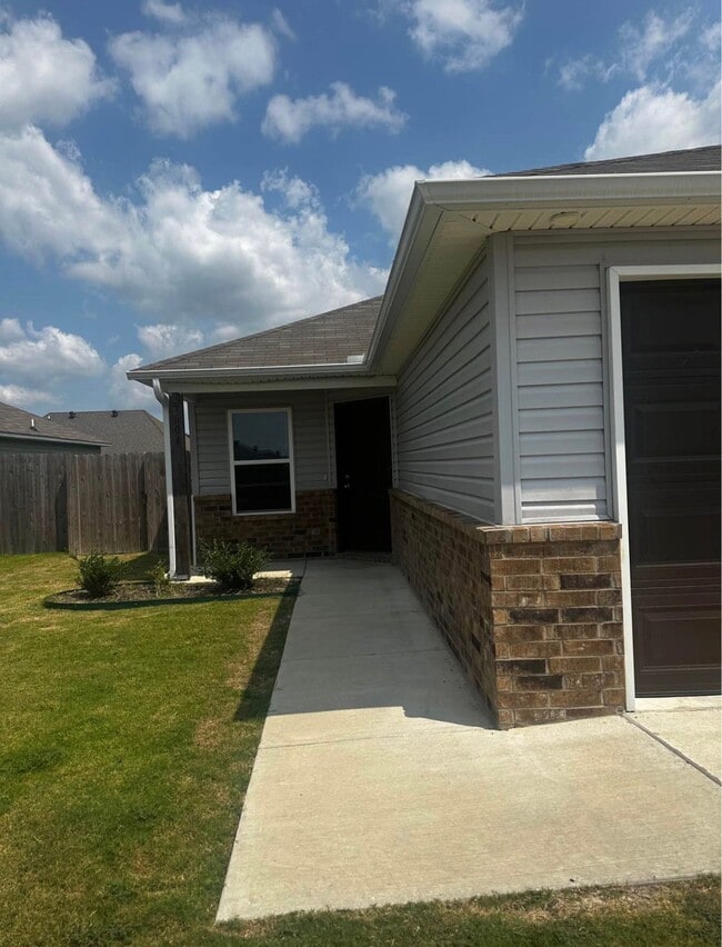 Building Photo - 5604 Crockett Dr