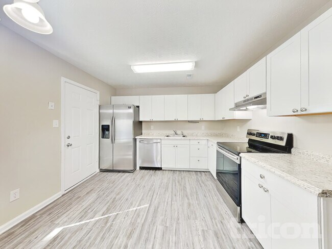 Foto del edificio - 355 Paula Ct