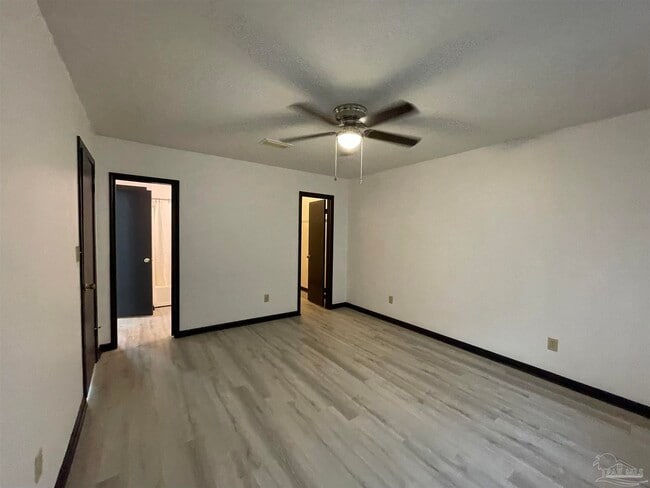 Building Photo - 9928 Fairway Villas Ln