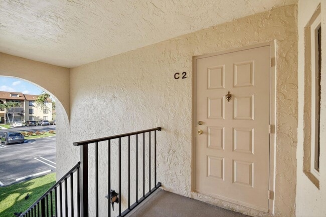 Building Photo - 805 Sky Pine Way