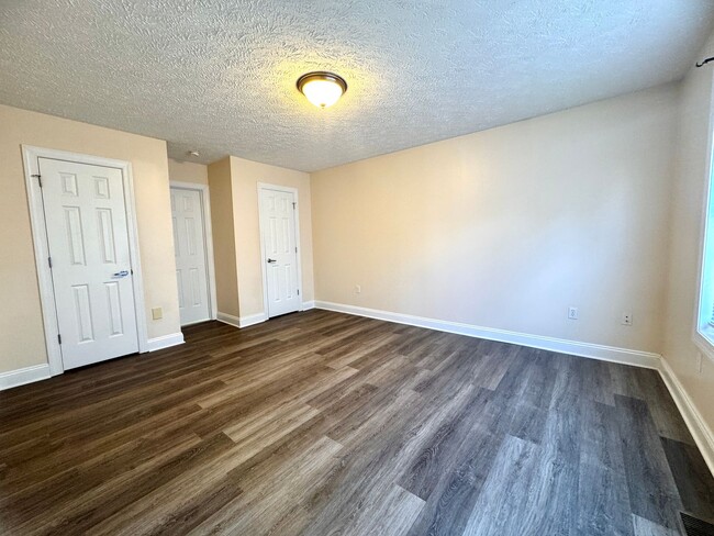 Foto del edificio - 610 Tall Oak Blvd NW