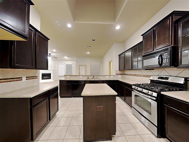 Foto del edificio - 18935 Deer Trace Dr
