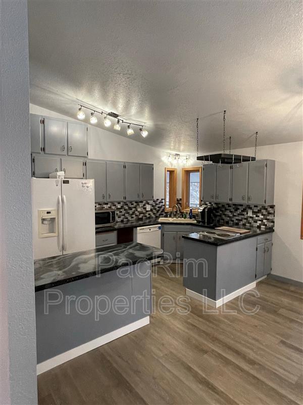 Building Photo - 13100 Lupine Rd