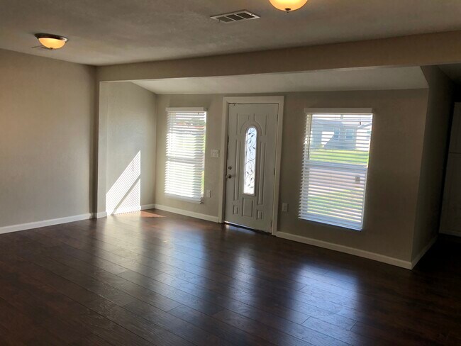 Foto del edificio - 3621 Spruce Ave