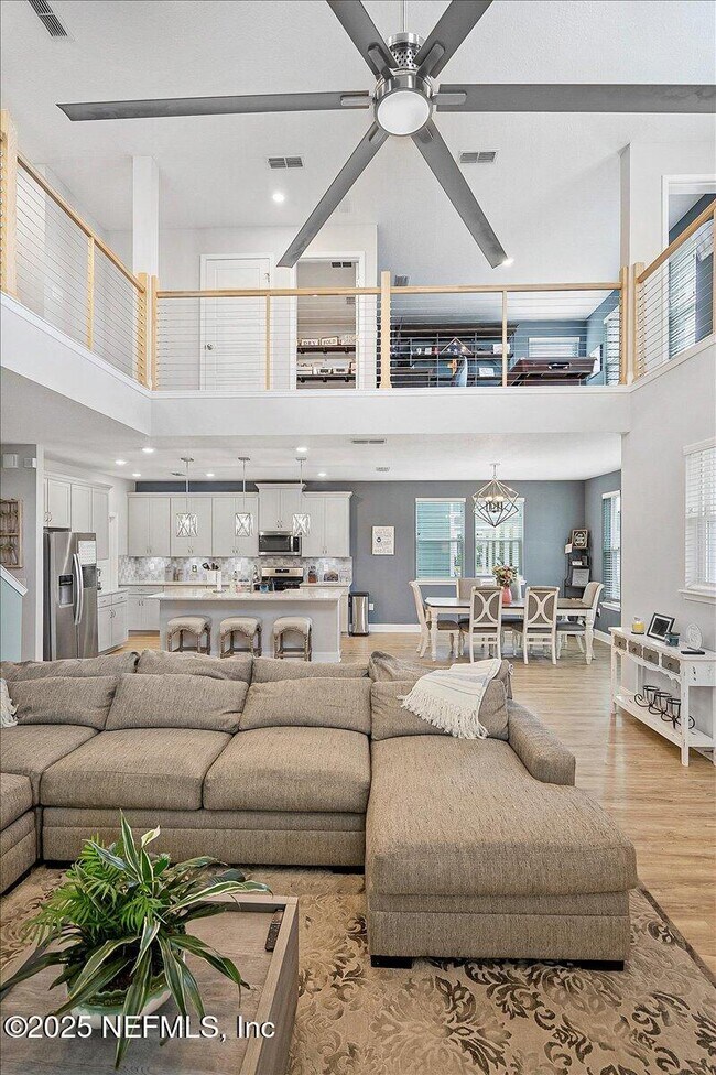 Building Photo - 227 Daydream Ave
