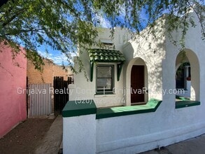 Building Photo - 215 N Bean Ave