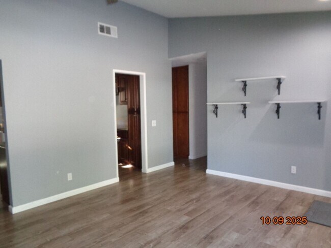 Building Photo - Modernized One Story Harris Home with Ingr...