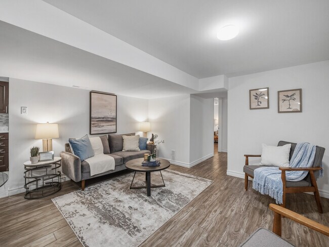 Photo du bâtiment - 19 Shoreland Cres