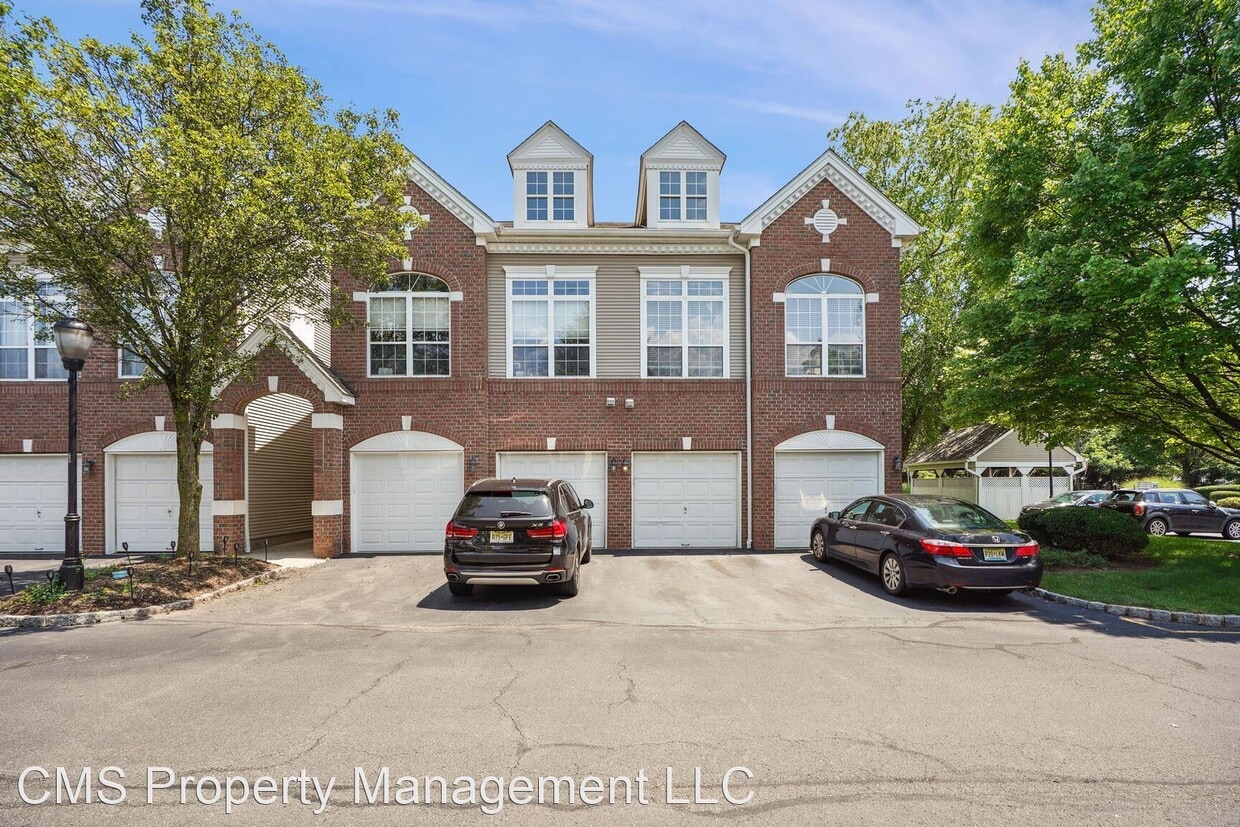 Primary Photo - 2 br, 2.5 bath House - 608 Rosewood Drive