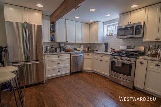 Photo - 1709 W Barry Ave House