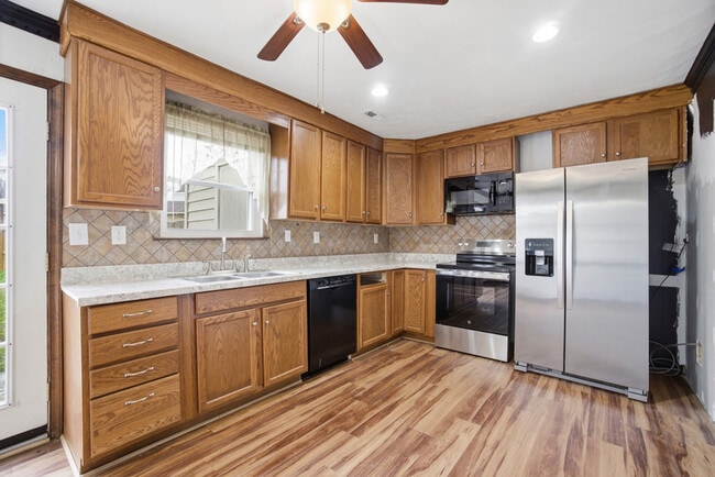 Foto del edificio - 639 Mill Landing Rd