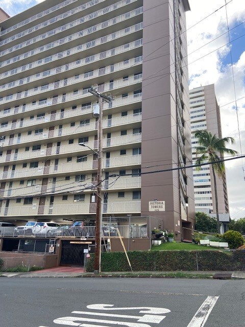 Foto principal - 1420 Victoria St