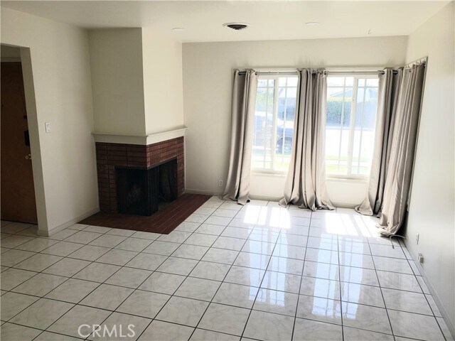 Foto del edificio - 1151 E Puente St