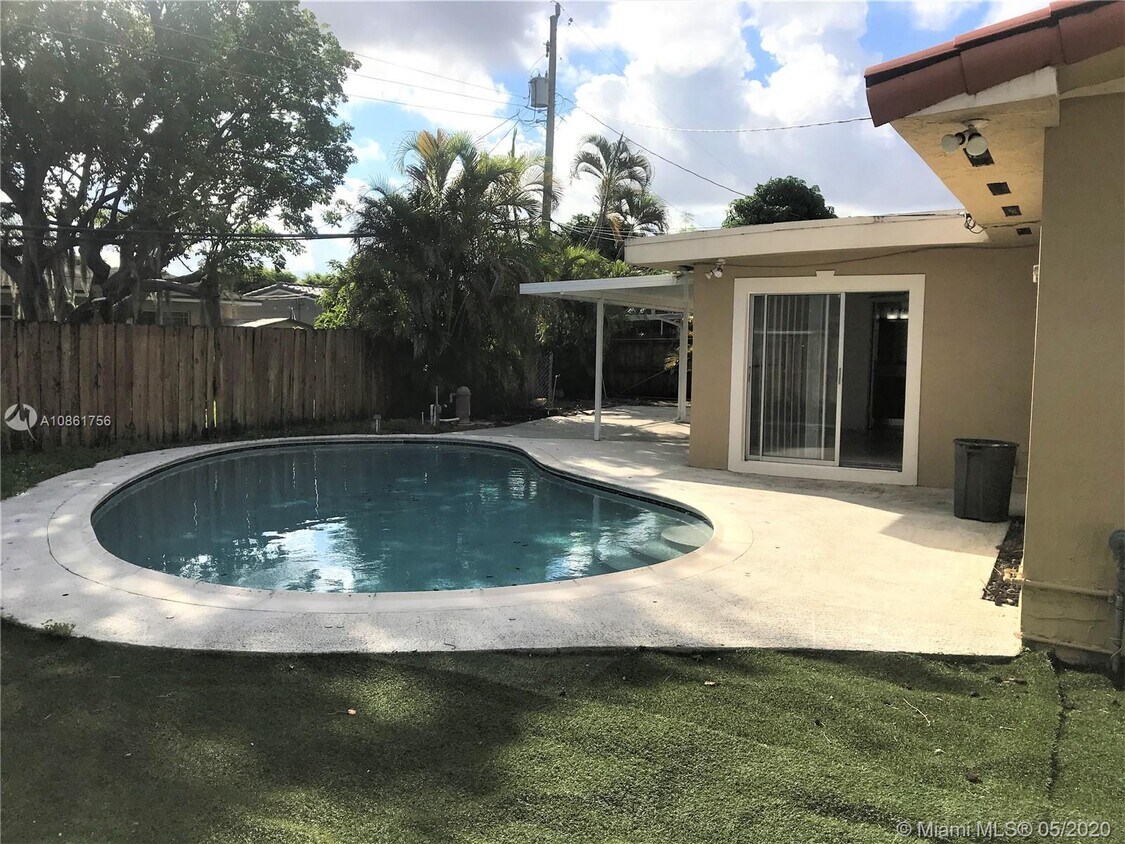 5531 W 6th Ct Hialeah, FL 33012 Alquileres en Hialeah, FL