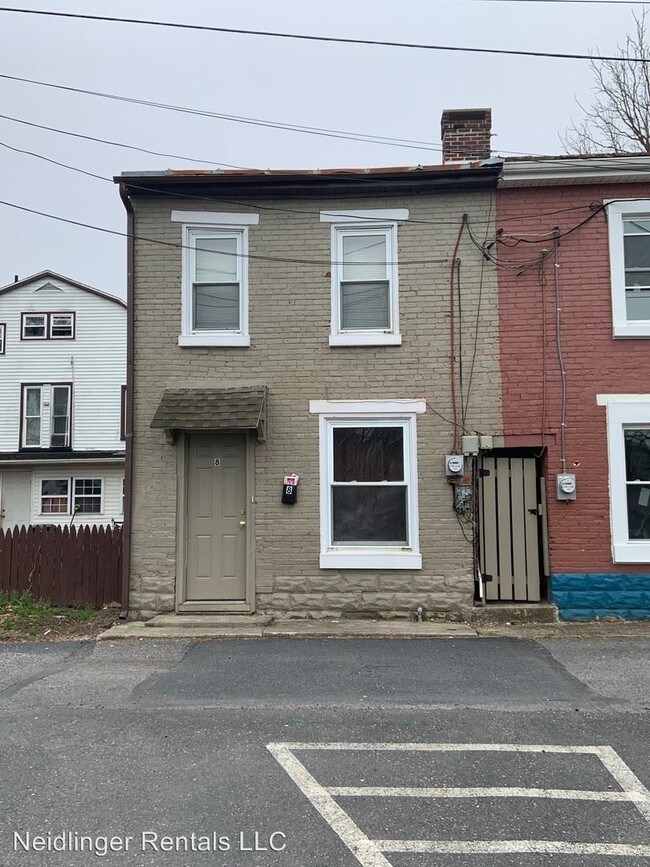 Foto del edificio - 8-148 Lincoln Ave