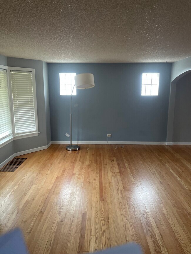 Living Room - 3263 S 58th Ct