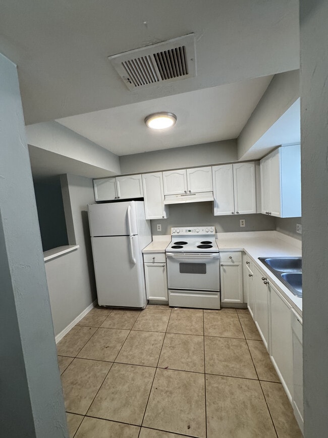 Building Photo - 28261 Pine Haven Way