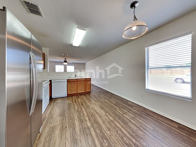 Building Photo - 5533 Parkview Hills Ln