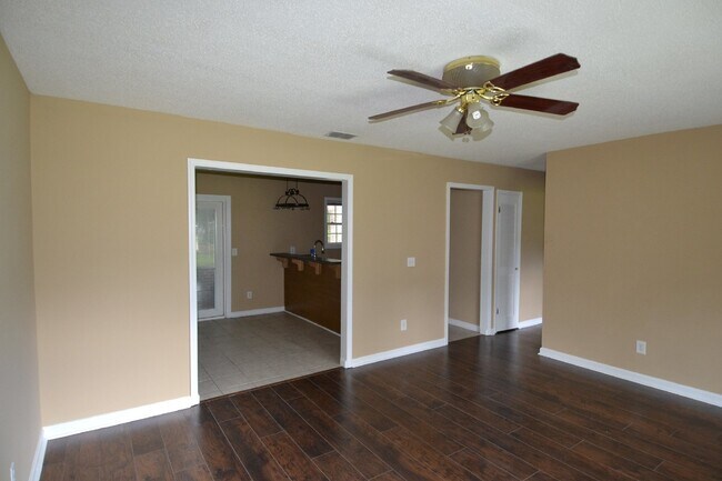 Foto del edificio - Home For Rent