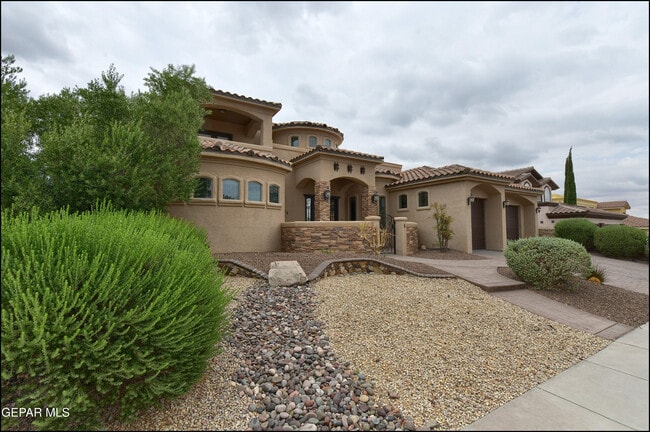 Foto del edificio - 6304 Franklin Trail Drive