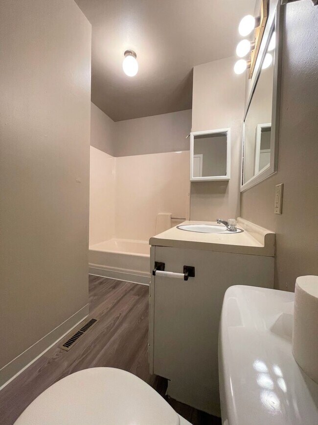 Foto del edificio - 2507 W 27th St