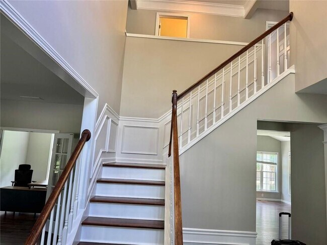 Building Photo - 230 Albrighton Ct